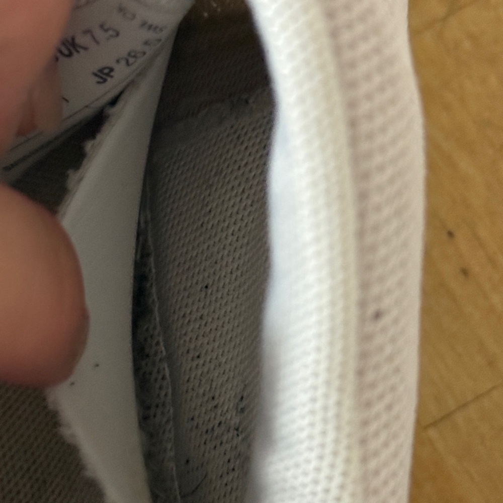 On Running White Athletic Shoes - Picture 9 of 12